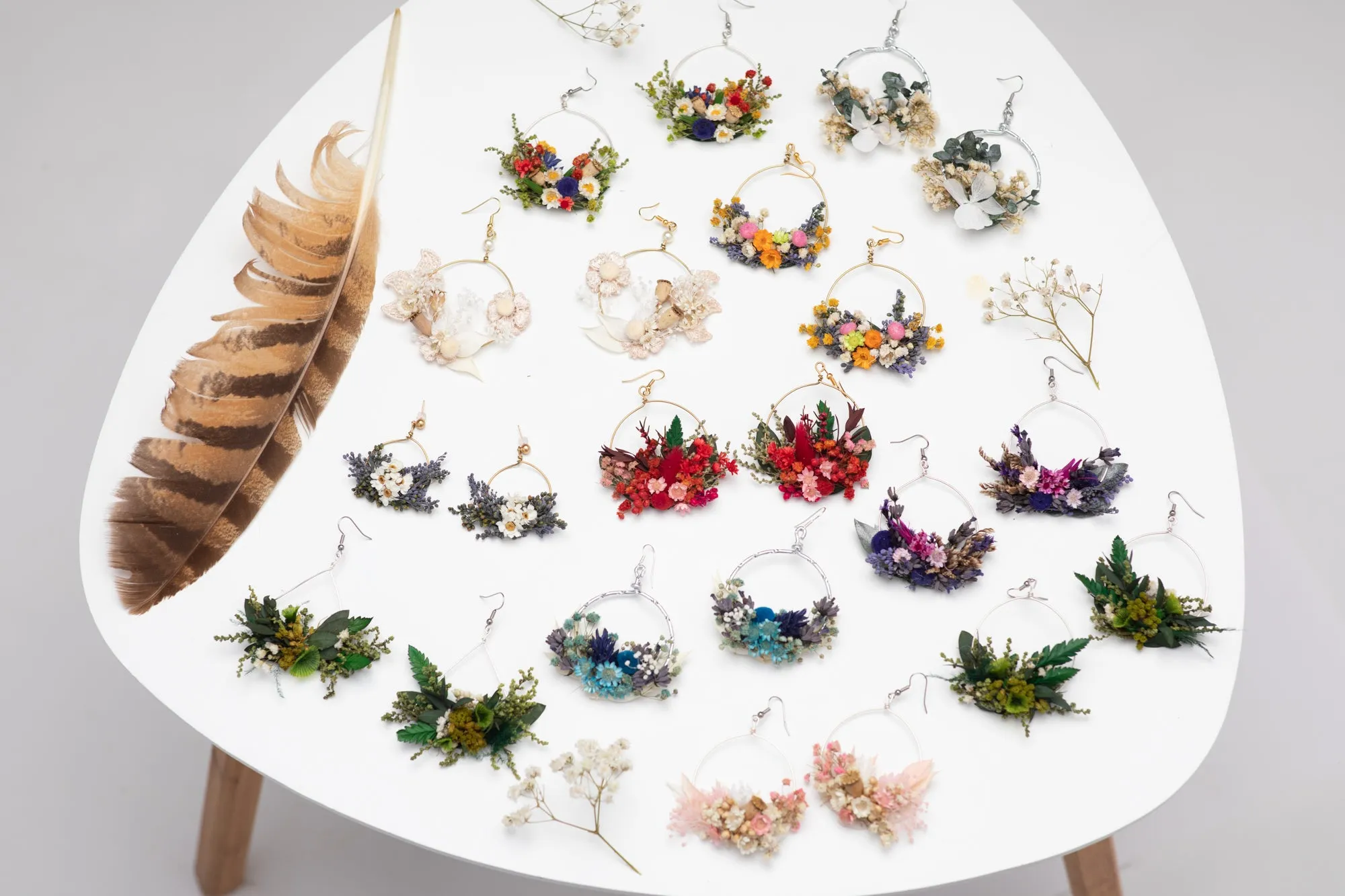 Folk circle dangle earrings Flower earrings Surgical steel Colourful flower earrings for bride Dried flowers Magaela Bridal handmade
