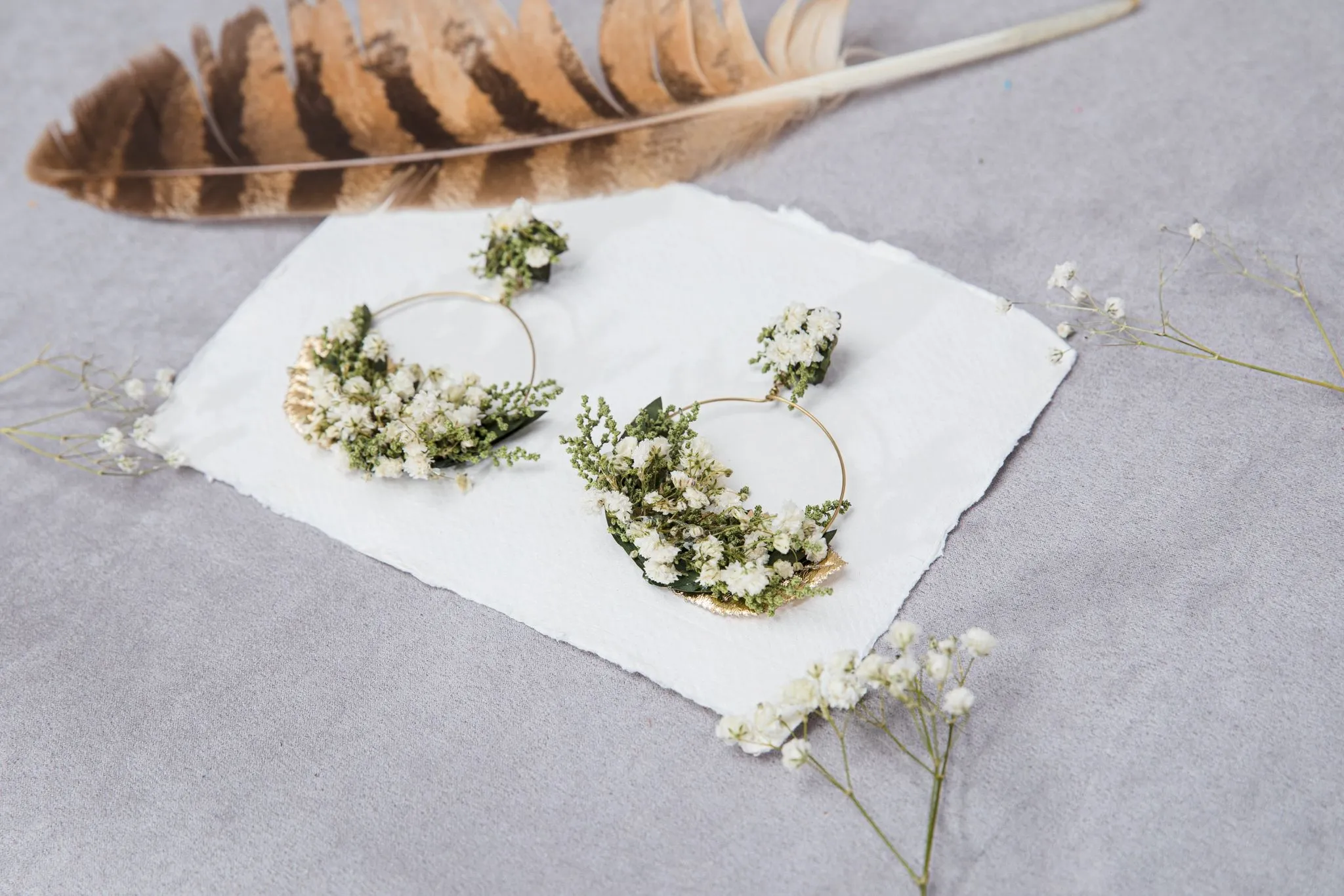 Greenery flower circle earrings Baby's breath clip on earrings Bridal stud earrings Gypsophila Wedding 2021 Hoops Natural Preserved Magaela