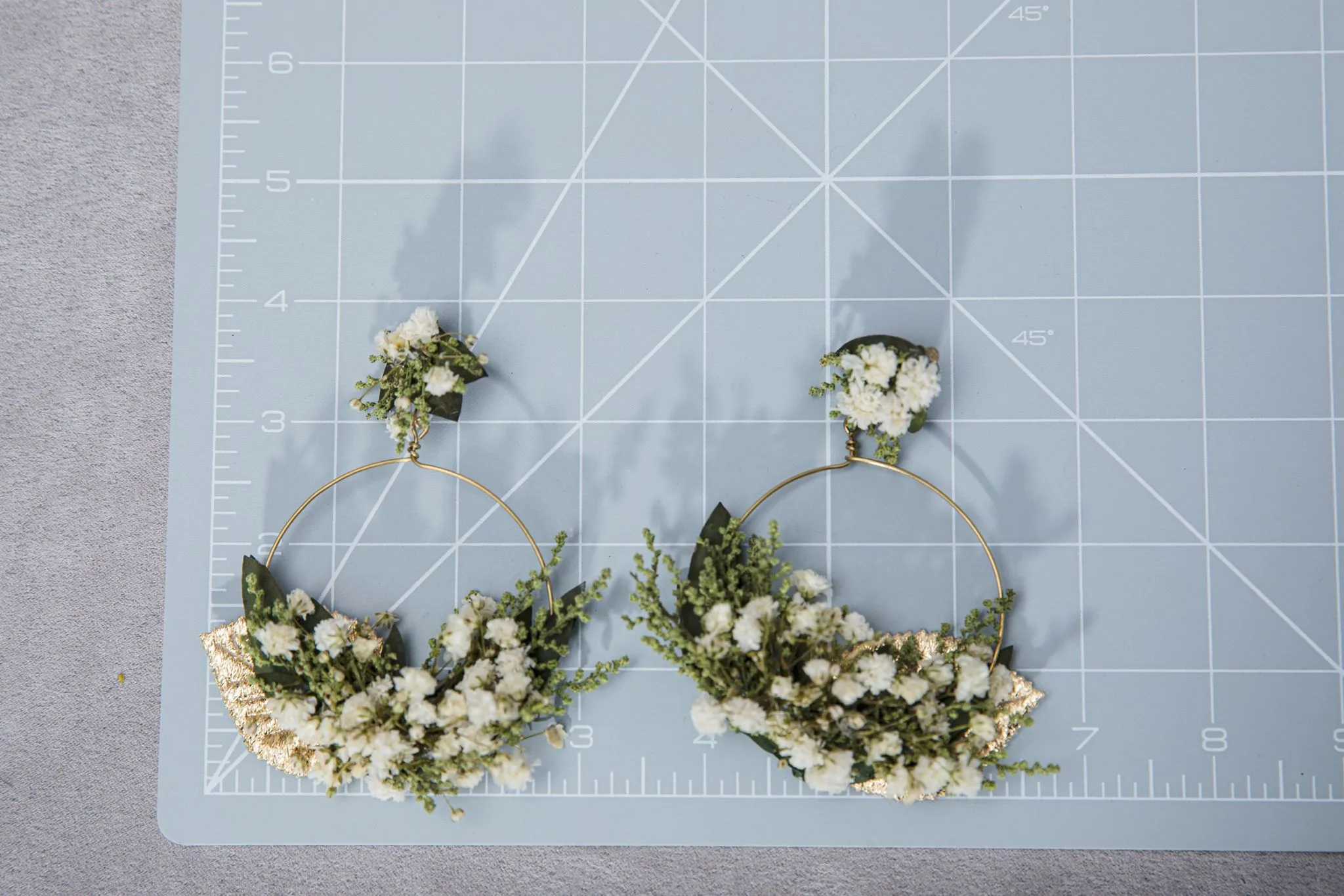Greenery flower circle earrings Baby's breath clip on earrings Bridal stud earrings Gypsophila Wedding 2021 Hoops Natural Preserved Magaela