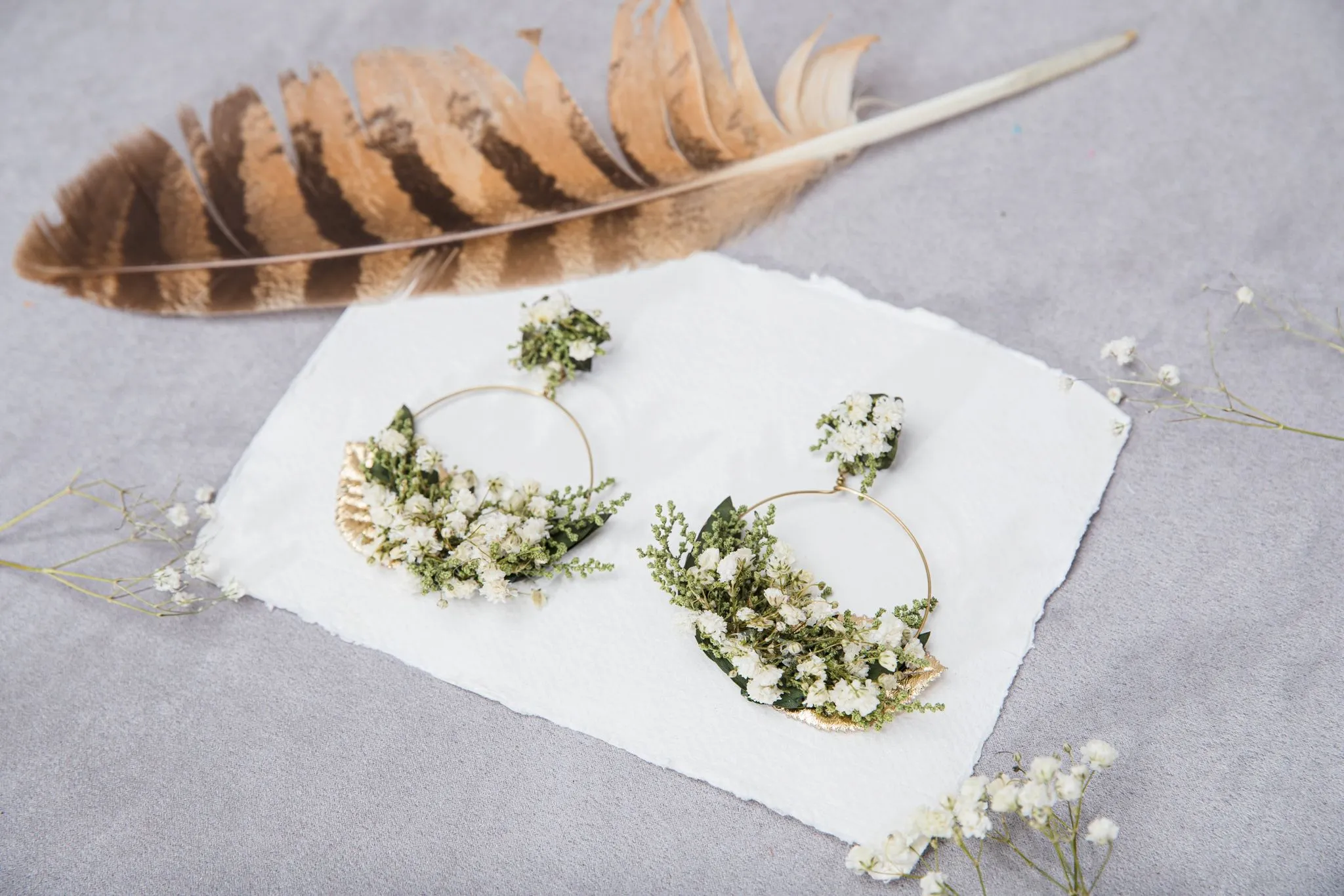 Greenery flower circle earrings Baby's breath clip on earrings Bridal stud earrings Gypsophila Wedding 2021 Hoops Natural Preserved Magaela
