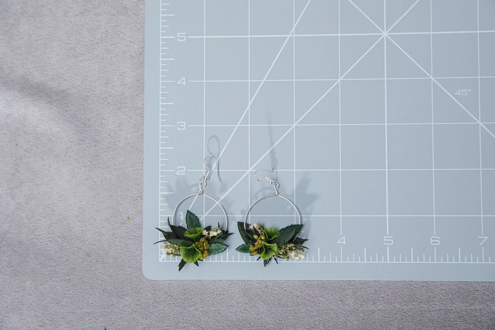 Greenery surgical steel circle dangle earrings Flower silver earrings for bride Dried flowers Magaela handmade Baby's breath