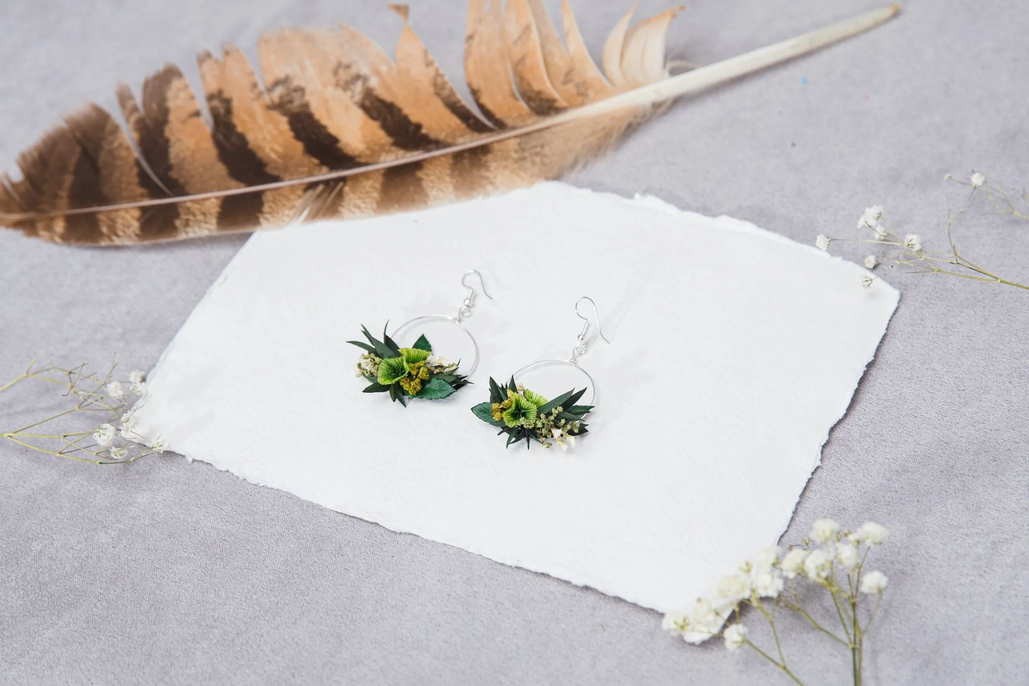 Greenery surgical steel circle dangle earrings Flower silver earrings for bride Dried flowers Magaela handmade Baby's breath