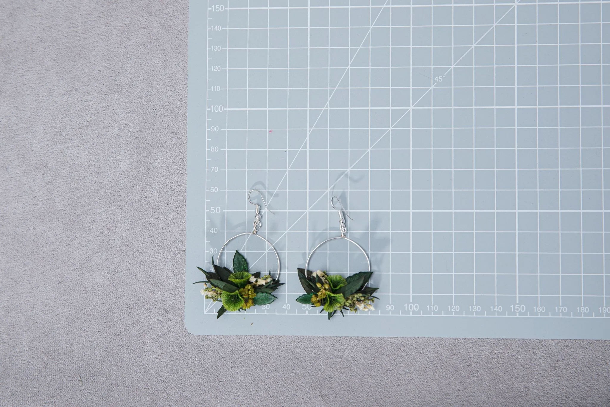 Greenery surgical steel circle dangle earrings Flower silver earrings for bride Dried flowers Magaela handmade Baby's breath