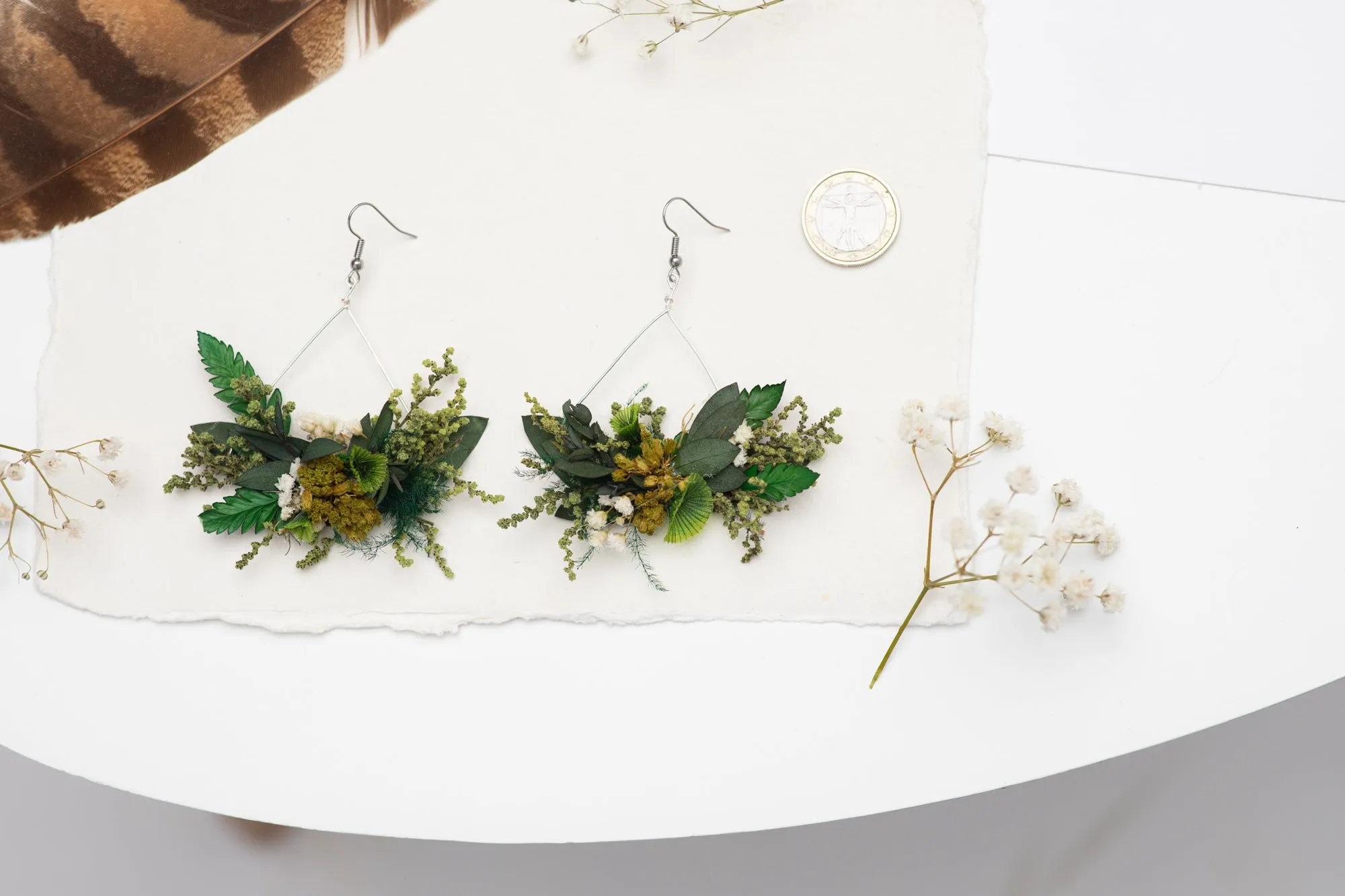 Greenery triangle dangle earrings Flower earrings Surgical steel flower earrings for bride Dried flowers Magaela handmade Baby's breath