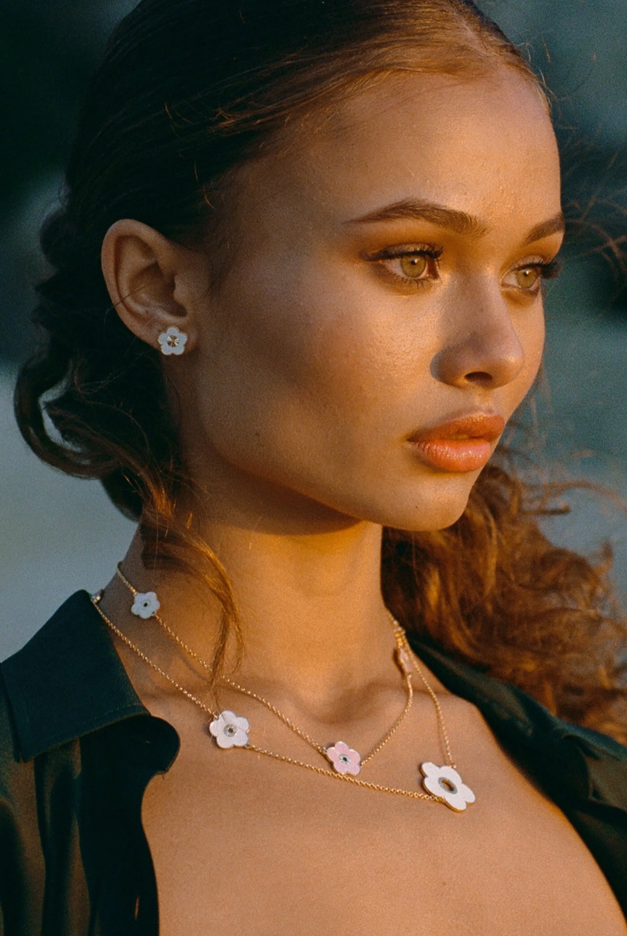 Mother Of Pearl Multi Flower Pendant Necklace
